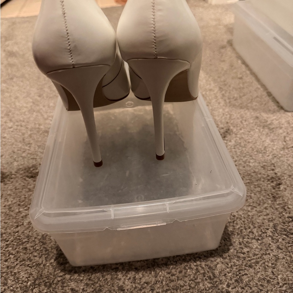 NEW! Steve Madden White Women's Heels - Picture 3 of 4